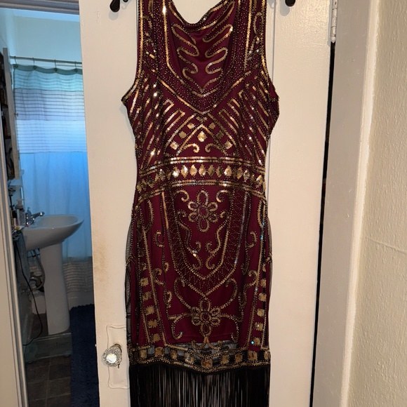 Unique Vintage - Burgundy and Gold Sequined/Beaded Flapper Style Dress (Size XL) - Picture 3 of 4